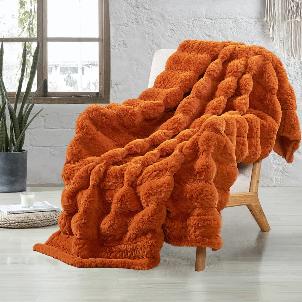 Luxury Rabbit Faux Fur Blanket – Tread Pattern Throw with Micromink Back Gift - Image 3 of 4