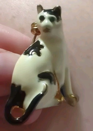 Vintage Gold Tone Black Spotted Cat Enamel Green Eyes Pin Brooch - Picture 2 of 5