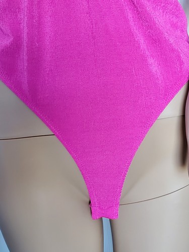 Body para mujer Wild Fable recortado frontal talla L manga corta Fucsia rosa caliente nuevo sin etiquetas - Imagen 3 de 12