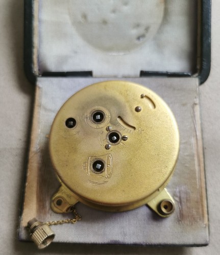 Junghans travel alarm clock in leather brown case from 1950's just serviced good - Imagen 9 de 16