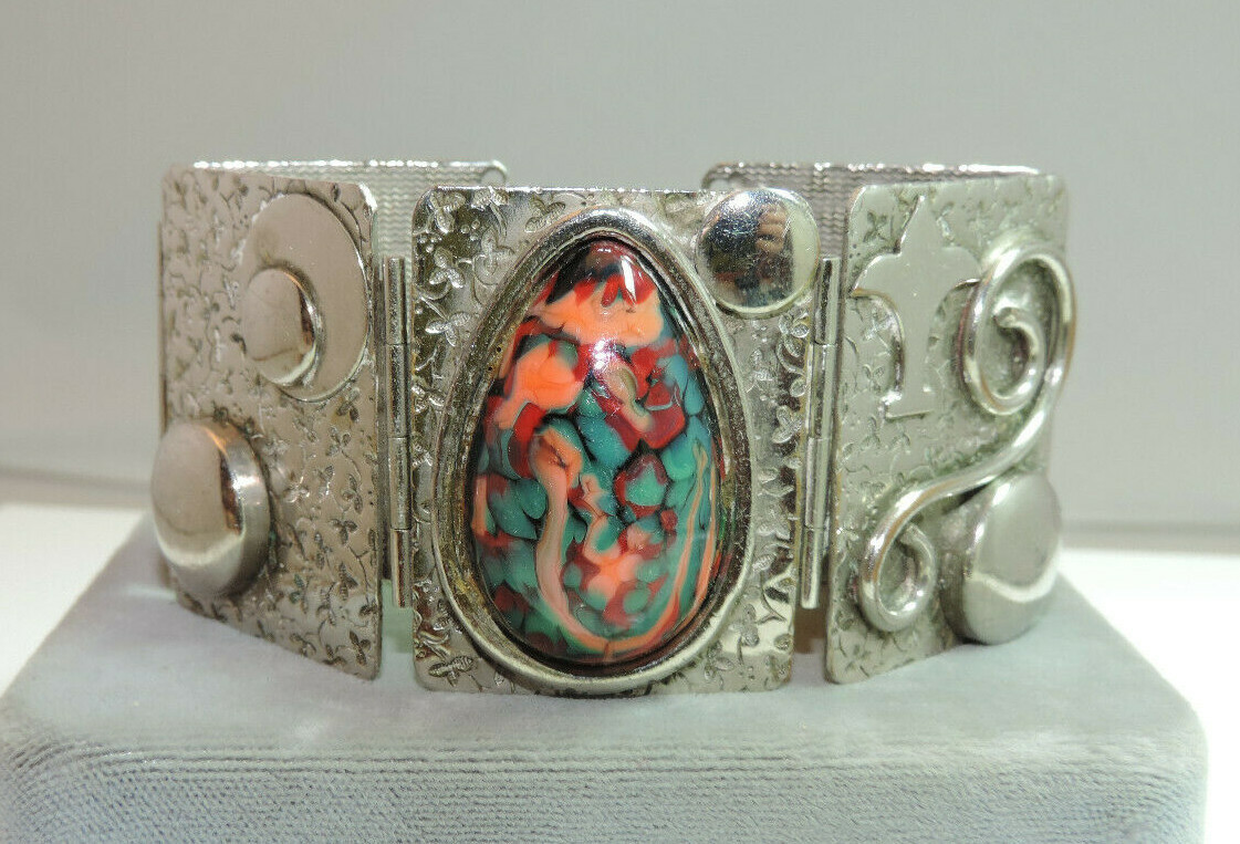 Bracelet Vintage Extensible En Maille Argentée Avec Bouton En Relief - Modèle 4044, Occasion