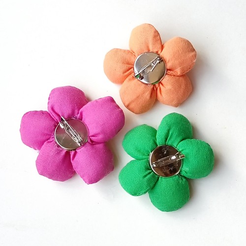 Brooch Pin Stuffed Flower Pink Orange Green Fairytale Soft Cute Children Unique - Picture 3 of 6