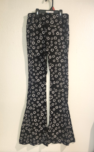 No Boundaries woman Junior High-Rise Stretch Flare Pants Sz S, Black and White - Bild 2 von 8