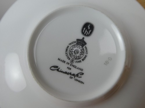 Pair of Royal Worcester Beaufort Coffee/Espresso Cups & Saucers in Rust - Picture 6 of 6