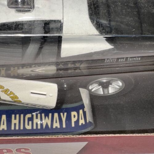 1 18 Sunstar 1982 CHEVROLET CAMAROCALIFORNIA HIGHWAY PATROL Black - Picture 2 of 12
