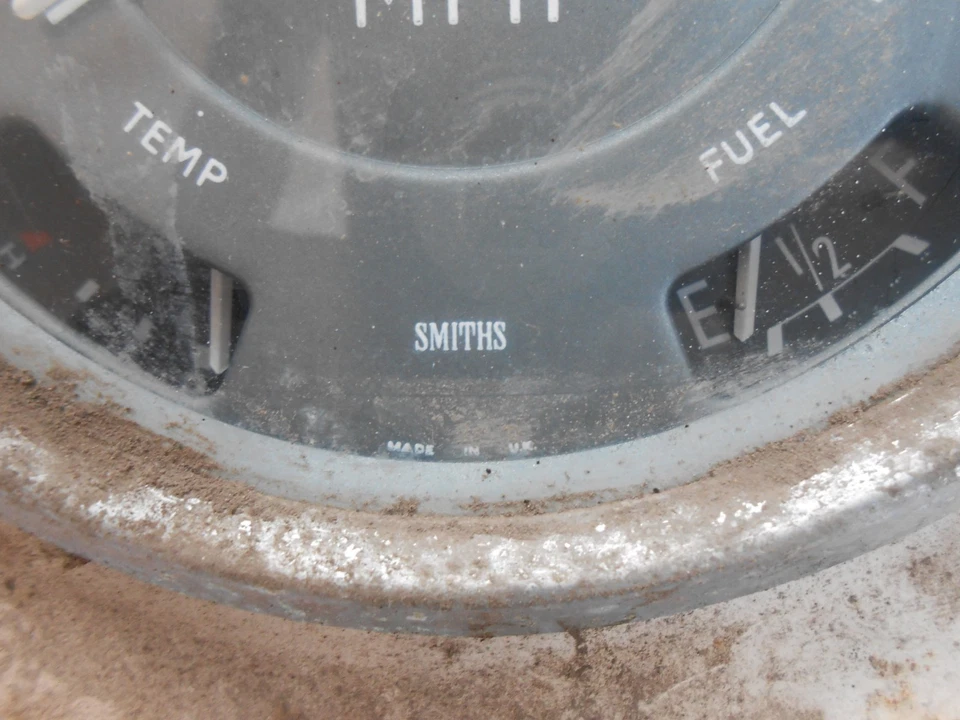 BMC AUSTIN LEYLAND MORRIS 420 FG 3.9 DASHBOARD DASH PANEL & CLOCKS SPEEDO GAUGE - Image 3 of 4