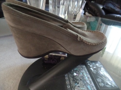 ZAPATOS/CUÑAS ME TOO SUMMIT MUY BONITOS CUERO GRIS TALLA 6.5 USADOS EN EXCELENTE ESTADO - Imagen 2 de 7