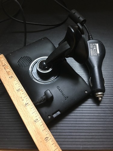 Garmin 52LM GPS Navigator 5" Screen with Car Charger & Mount Bundle - Picture 2 of 6