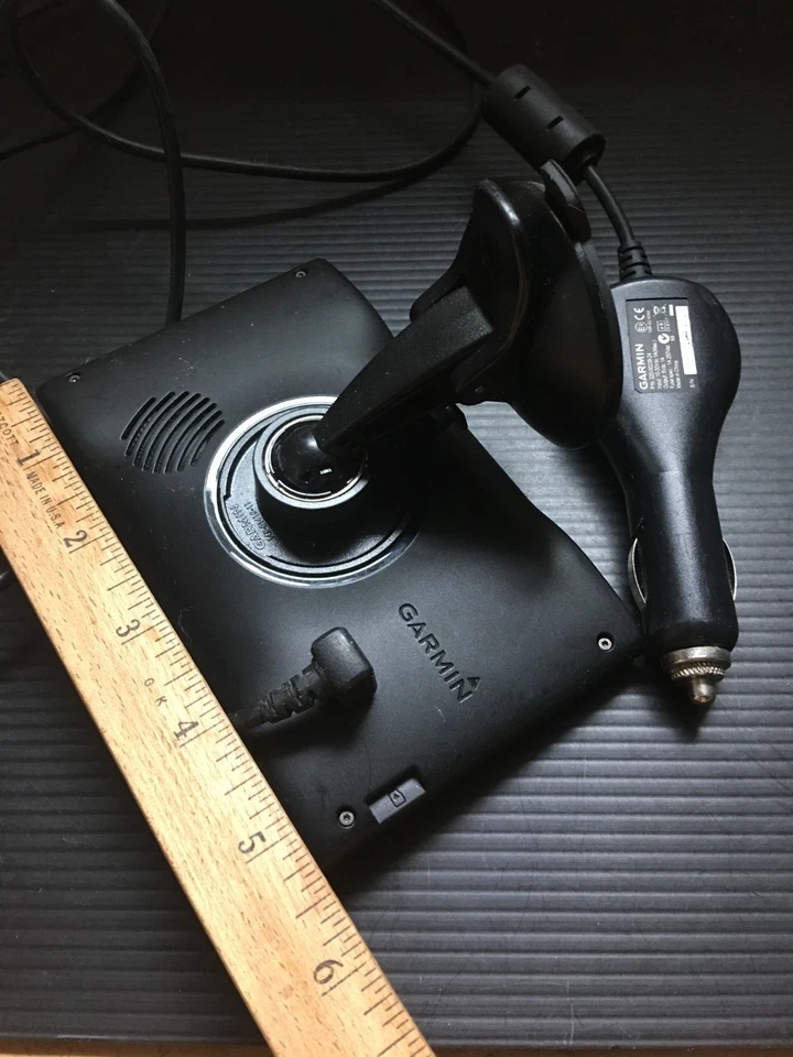 Garmin 52LM GPS Navigator 5" Screen with Car Charger & Mount Bundle - Image 2 of 4