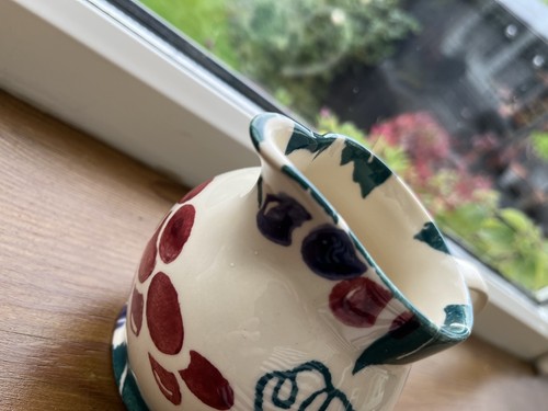 EMMA BRIDGEWATER SPONGEWARE GRAPEVINE 1/2 pint MILK JUG 1986-89 - FAB CONDITION - Picture 3 of 5