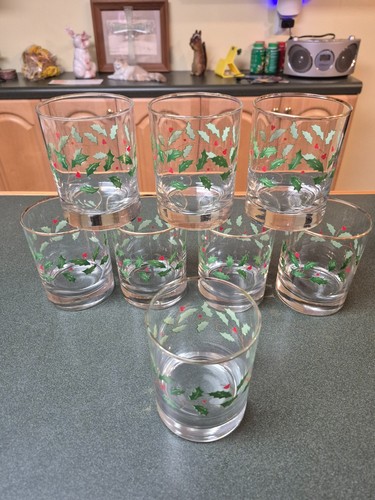 Set of 8 Lenox Holiday Dimensions Old Fashion Glasses Holly Berry Gold Rim READ - Picture 2 of 3