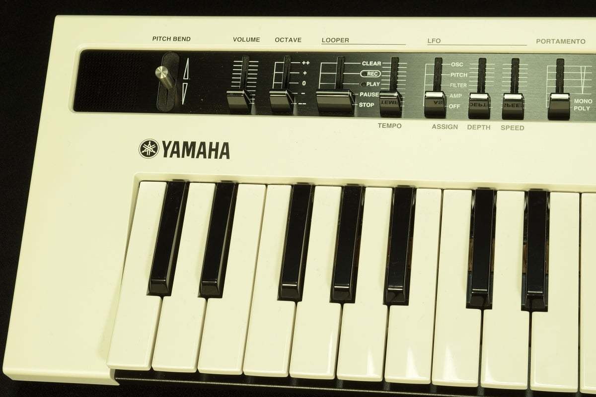 Yamaha CS reface シンセサイザー Yamaha Reface CS Virtual Analog Synthesizer | Sweetwater