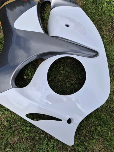 Suzuki Hayabusa Gen2 Left Side Fairing Panel, white and Grey. - Picture 2 of 6
