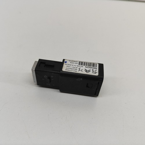 PEUGEOT 208 MK2 USB Connection 98217039DX 2021 28647753 - Bild 5 von 8
