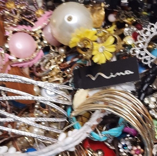 10+ LB JEWELRY LOT CRAFT REPURPOSE BROKEN VINTAGE COSTUME SUPPLY - Picture 3 of 15