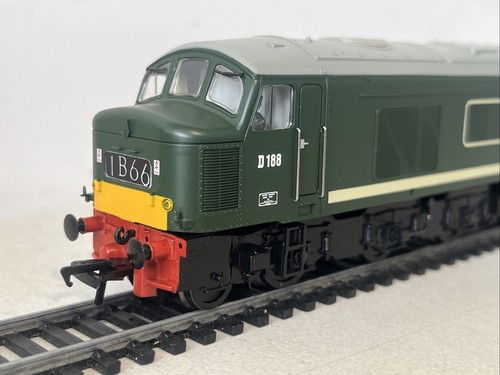 Bachmann 32-702DC Class 46 D188 in BR Green Livery (DCC On-Board) - Picture 4 of 12