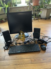 Dell Monitor - NOV 2004 - 17in CN-0D5428-72201-4B1-72ES Bundle