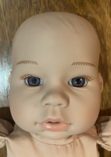 Madame Alexander 14"" Babypuppe kahle feste Augen 2018 - Bild 8 von 9
