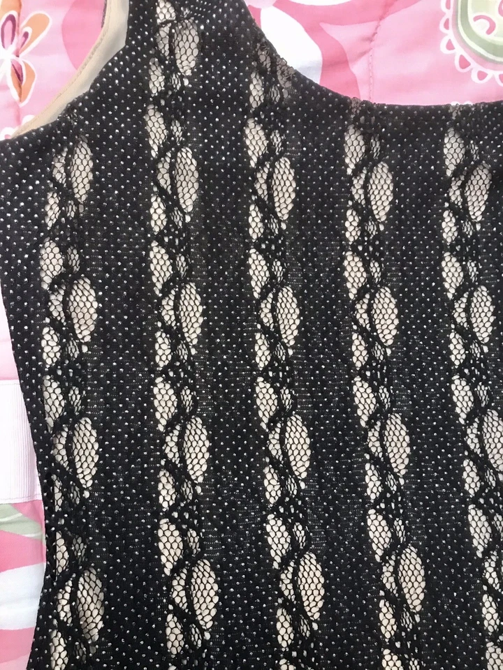 Mini vestido SOPRANO de renda náilon preto e bronzeado tamanho M - Imagem 3 de 4