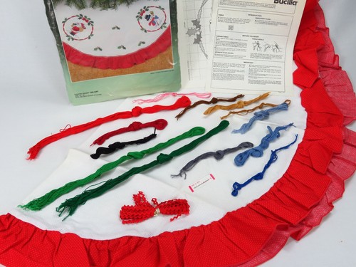 Bucilla Weihnachtsbaumrock Kreuzstich Kit Vintage Country Delight Rüsche 40" - Bild 8 von 12