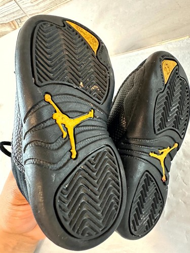 Jordan 12 Retro Sneakers Kids Size 6C Black Yellow Logo Low Top 850000-071 - Picture 12 of 14