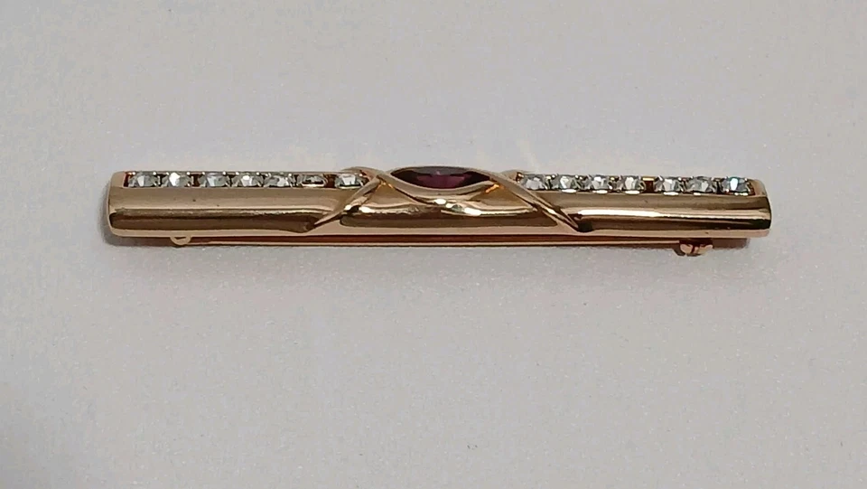 Broche prendedor barra cristal SWAROVSKI transparente y púrpura dorado firmado de colección Foto 3 de 4