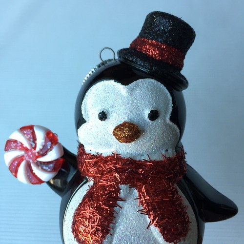 Pinguin Weihnachtsschmuck hängend glitzernd Kunststoff Zylinder Hut Pfefferminz Süßigkeiten - Bild 1 von 12