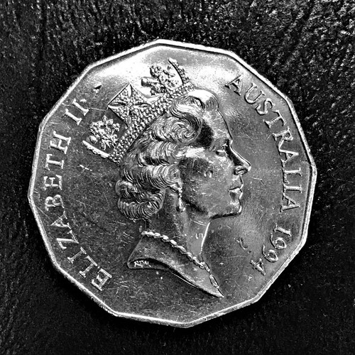 1994 Australia 50 Fifty Cents Elizabeth II Year of the Family Special Issue AU - Picture 2 of 2