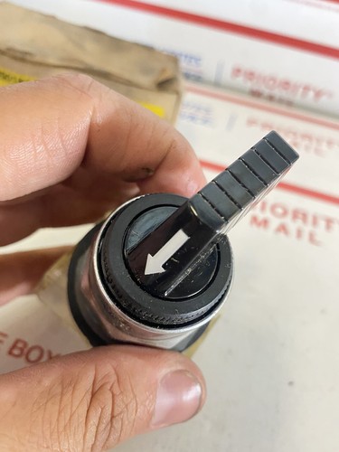 9001KS72FBH2 SQUARE D 9001-KS72FBH2 Switch Made In USA - Picture 7 of 7