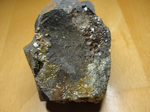 Pyrit xx auf Geode von Tongrube bei Osnabrück in Niedersachsen - Bild 8 von 10