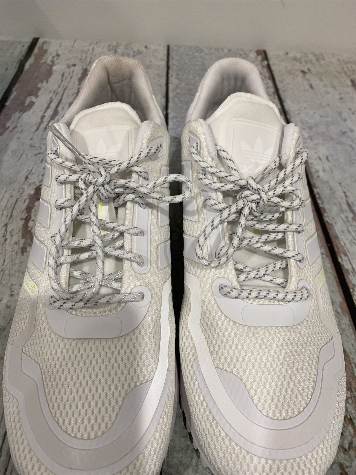 Adidas Originals ZX 750 HD Sneaker Men's Size 11 White And Adidas Originals ZX 750 HD Sneaker Men's Size 11 White And