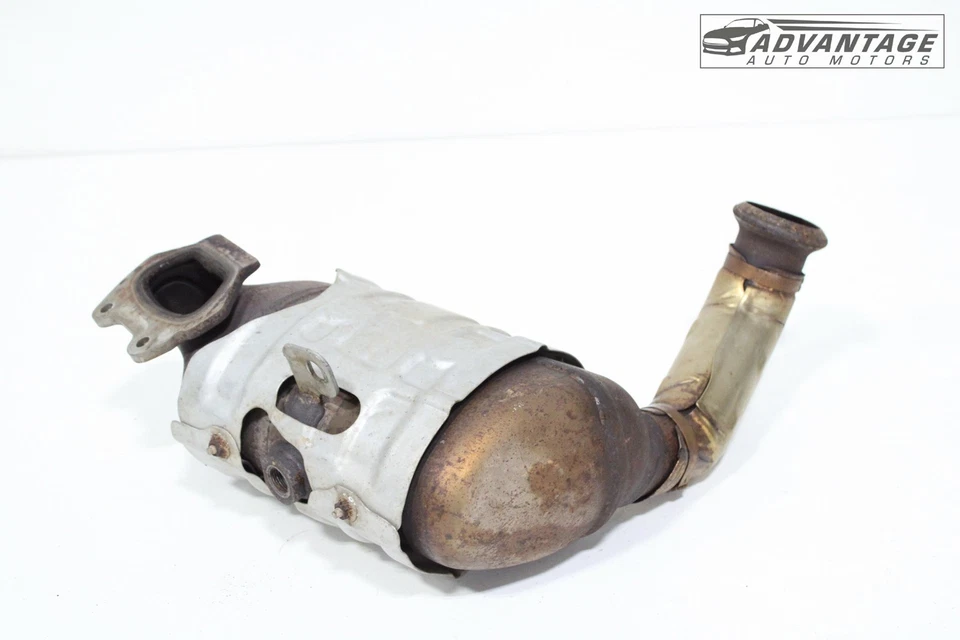 Chrysler Voyager 2021-2022 3,6 L V6 sistema de escape tubo trasero colector OEM Foto 3 de 4