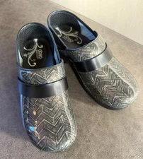 Abeo BioSystem “Emerald” Clogs — Size 6.5 — Black/Grey/Charcoal Leather Upper