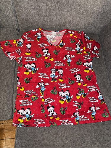 Disney Scrub Top Women Mickey & Minnie  Christmas Mistletoe Medium - Picture 1 of 4