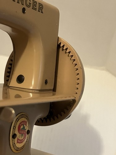 Vintage Singer Sew Handy Model No. 20 Sewing Machine With Original Box - Picture 10 of 18