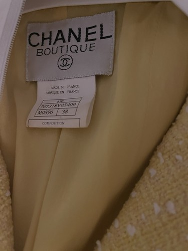 CHANEL Vintage 97P Yellow Tweed Skirt Suit size38 Pearlescent CC Logo Buttons - Picture 3 of 9