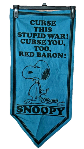 Peanuts Snoopy Vintage blau Filz Banner Wimpel ~ Fluch diesen dummen Krieg! ~ BL