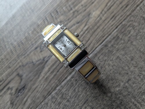 STUDIO TIME Silver Tone Bangle Women’s Quartz Watch New Battery - Picture 2 of 7