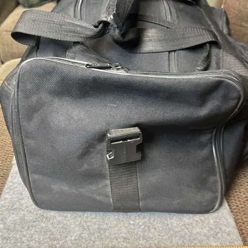 Travelpro Attachables schwarz C3 Nylon kleine Handgepäck Seesack mit Schultergurt - Bild 6 von 10