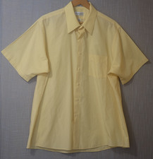 EUC Van Heusen Dress Shirt Yellow Wrinkle Free Mens XL 17-17 1/2 A20-11