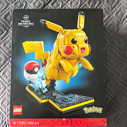 LEGO Pokémon Pikachu and Poké Ball 72152 2050pcs w/ Display Stand 18+