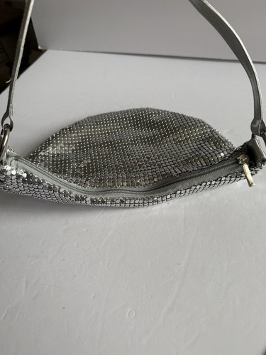 Unique Lightweight Aluminum Evening Bag With Short Strap - Picture 6 of 9