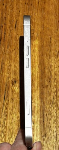 Apple iPhone 13 256bg Starlight Original box & bundle lot - faulty camera port - 第 5/9 張圖片