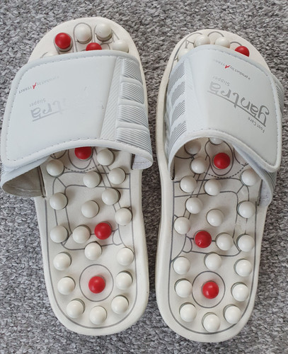 Yanta Foot Care Pressure Point Slippers Size XS - please read description - Picture 1 of 9