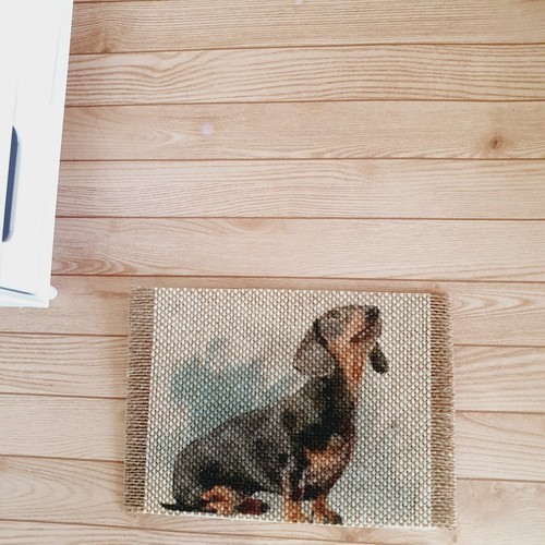 Alfombra de puerta de tela con diseño de salchicha para casa de muñecas | Escala 1:12 | Alfombra en miniatura - Imagen 2 de 5