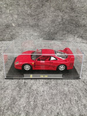 Burago フェラーリF40 1987 Ferrari F40 (1987) Code 3732 Burago Red Wood Scale 1/18
