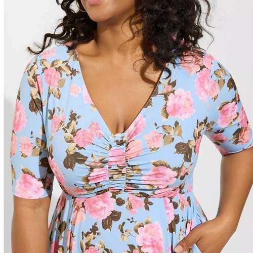 Torrid Midi Studio Strick geraffte Vorderseite Skaterkleid blau Blumen Plus Größe 1X gebraucht, in einwandfreiem Zustand - Bild 4 von 14