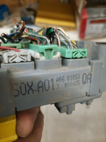 2001-2004 HONDA ODYSSEY FUSE BOX W/ MULTIPLEX NETWORK MODULE 38800-S0X - Picture 4 of 4