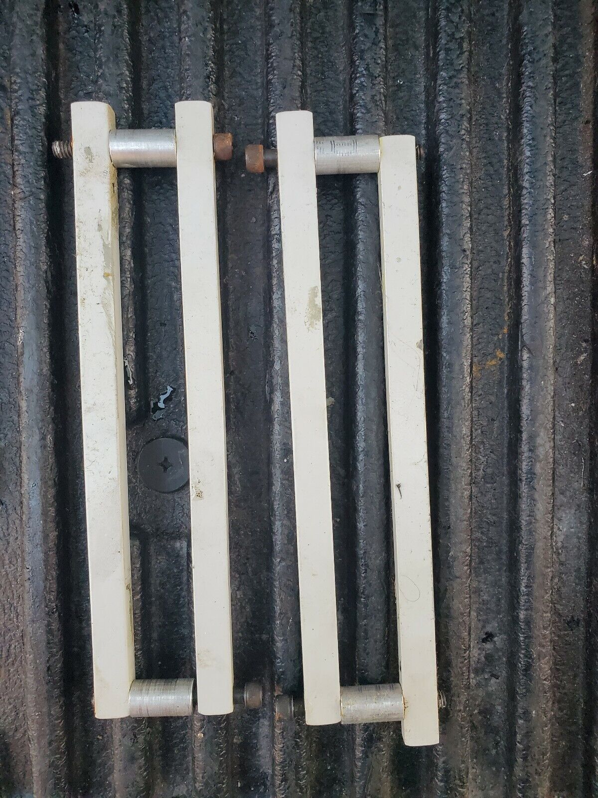 Picture 1 of 2
