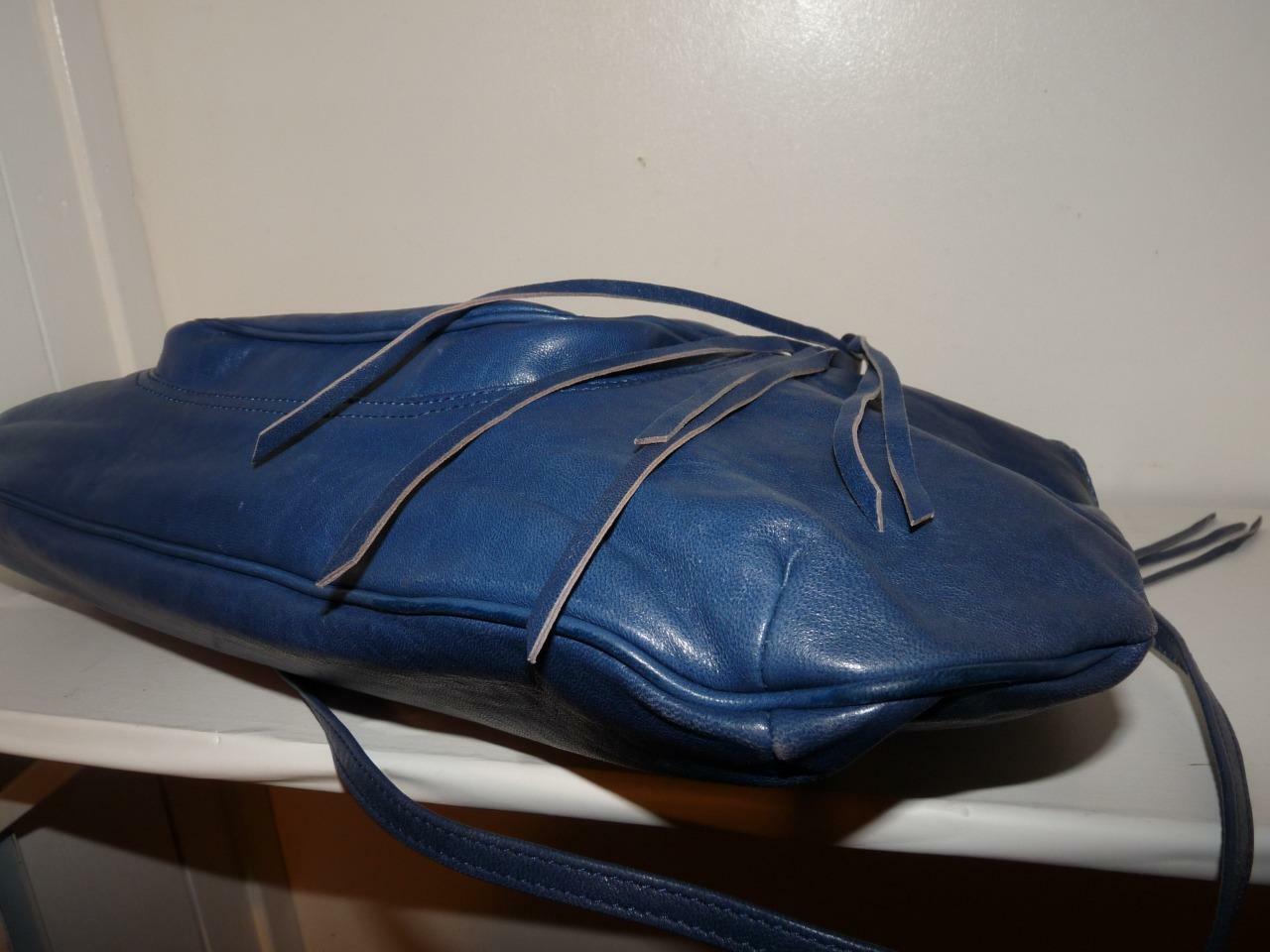 Tre Vero Beautiful Blue Leather 2 Way Carry Purse - image 12